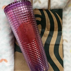 ⭐️NEW⭐️ Starbucks Berry Purple Grid
Ombre Tumbler